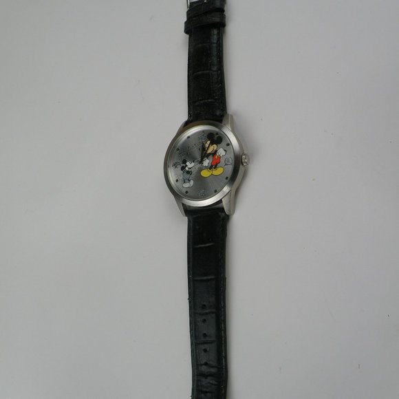 Vintage Mickey Mouse Watch - Picture 7 of 7